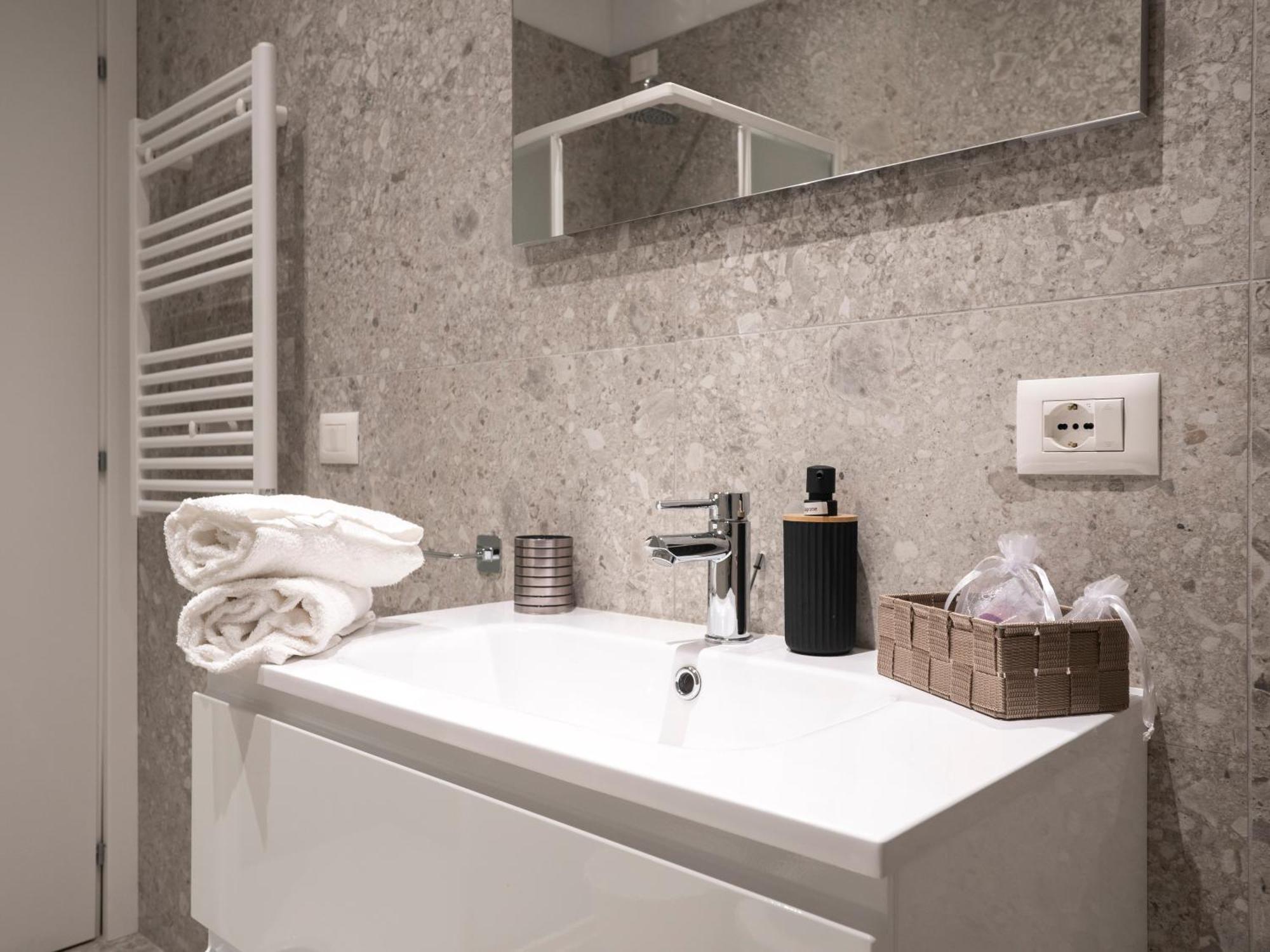 Zuara9Room Rimini Exterior foto